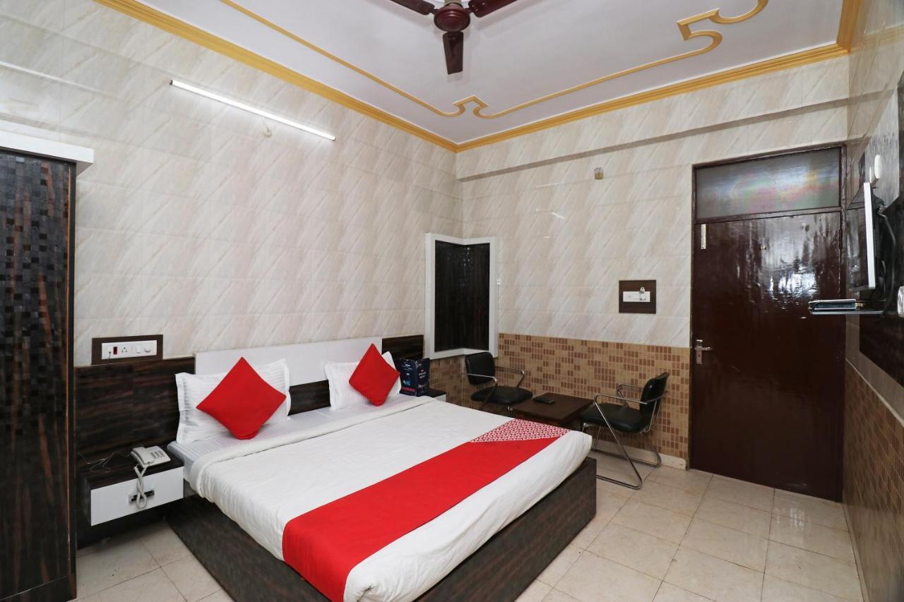 Hotel P R Palace Лакхнау Екстер'єр фото